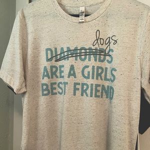 Women’s size L tshirt. Excellent condition.